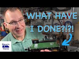 What is the difference between Lionel LionChief 5.0 and LionChief 2.0+?