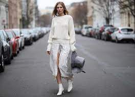 Gar nicht so einfach zu kombinieren, so ein lederrock! Weisse Stiefel Kombinieren Viele Tolle Looks Stylingtipps