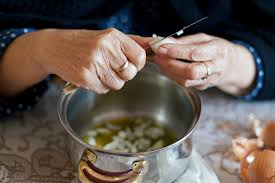 Petua orang tua / orang dulu dalam kehidupan seharian kita kian dilupakan. Petua Dapur Orang Lama Bukan Sekadar Mitos Ada Sebab Perlu Tahu