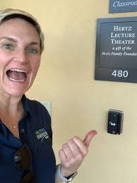 Jill Jonason's Instagram, Twitter & Facebook