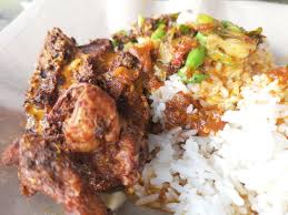 Gerai kecil comel ini terletak berhampiran dengan stesen lrt taman melati, iaitu hanya lebih. Food Blog Nasi Kukus Ayam Dara Gelang Patah Bibz Eats
