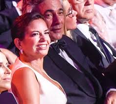 A apresentadora pisou os corredores da estação de paço. Dor A Reacao Do Namorado Carlos Pegado Ao Drama Do Cancro De Barbara Guimaraes Nacional Flash