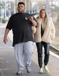 18:03, 11 may 2021 katie price has finally spoken out about the explosive 'baby bump' picture that ignited rumours she is pregnant. Katie Price Takes Son Harvey On Another Trip To The Station To Visit A Steam Train Aktuelle Boulevard Nachrichten Und Fotogalerien Zu Stars Sternchen