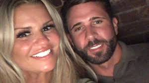 The former atomic kitten star, who admitted that. Fur Das Sechste Kind Kerry Katona Setzt Auf Eine Leihmutter Promiflash De