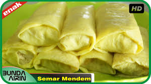 The most common meat used in tinorangsak is pork. Sandra Cires Art Chu Kuliner Nusantara Resep
