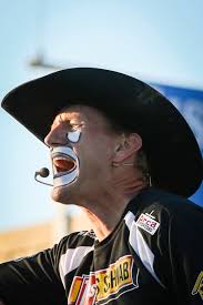 Sweeping the floors, open up the doors, yeah / turn on the lights, getting ready for tonight / nobody's romancing 'cause it's too early for dancing / but here comes the music Longtime Rodeo Clown Back For His 12th Year At Sisters Where He Got His Start Sports Bendbulletin Com