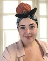 Looking for recommendations of a seamstress that would be willing to come  to The Beeches Park Homes to collect a couple jobs.