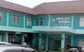 Ruang perawatan rs cengkareng penuh, pasien terpaksa dilayani di luar gedung igd. Rs Ananda Milestone