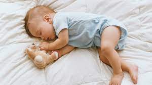 Baby Sleeping On Side Is It Safe And Best Positions Baby Sleeping On Side Baby Sleep Putting Baby To Sleep