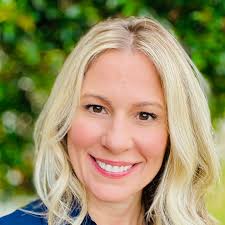 Nicole Lucente's Instagram, Twitter & Facebook