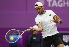 Va oltre la contingenza, il progresso tecnico. Berrettini Beats Evans To Set Up De Minaur Semi At Queen S Reuters