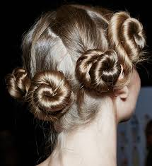 This is one of the easiest ways to get some quick curls in minutes. Beat The Heat Cool Ways To Wave Or Curl Your Hair Without A Heat Tool L Oreal Professionnel