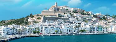 Nearly all of the resort's seafront is golden sandy beach, and with the bulk of the resort right behind there's loads of shops and eateries to make your day a little more. Ibiza Spain