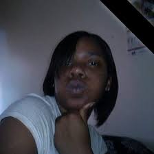 Hey everyone please stop 🛑 what you're doing and please help me wish my  mom a HAPPY BORN DAY 😘💕 smh lady you are so mf strong 💓💪🏾 and most of  all