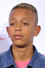 Shana Weinstein's Instagram, Twitter & Facebook