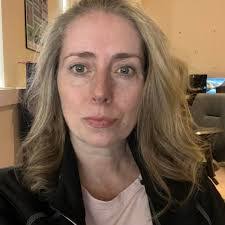 Sarah Ramer's Instagram, Twitter & Facebook