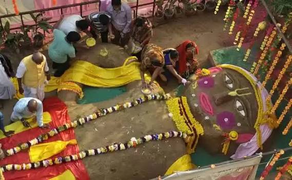 12 Most Unusual Rituals And Festivals of India That Will Give You Goosebumps - Tripoto