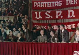 Ernst johannes fritz thälmann was a german communist politician, and leader of the communist party of germany from 1925 to 1933. Filmdetails Ernst Thalmann Sohn Seiner Klasse 1954 Defa Stiftung