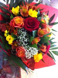 Bouquet Rond Tons Chauds Les Jardins De Marianne Www Lesjardinsdemarianne Com Saint Cyr L Ecole Trappes E Saint Quentin En Yvelines Bouquet De Fleurs Bouquet