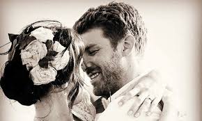 She is an actress, known for lizzie mcguire (2001) and aerosmith: Liv Tyler S Sister Chelsea Tyler Shares First Wedding Photos Daily Mail Online