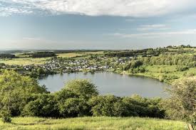 Diese übersicht zeigt die aktuellen wassertemperaturen der badeseen in deutschland. Schalkenmehrener Maar