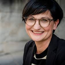 Christina Reich's Instagram, Twitter & Facebook