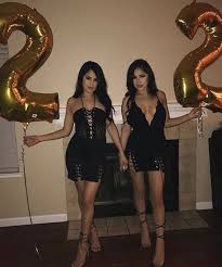 Outfit 21st Birthday Classy Birthday Photoshoot With Friends Pin By On Lookin Like Whole Meals Out Here 21st Birthday Photoshoot 21st Birthday Outfits Birthday Outfit