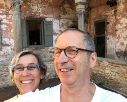 Hoje nosso tbt é dedicado ao querido amigo e companheiro de trabalho  François Kahn! A foto é da nossa residência artística no Teatro tascabile  di Bergamo @ttb.teatro (Itália) em 2017, quando demos