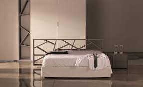 Letti moderni letti design moderni di altissima qualità per arredare con stile la camera da letto scopri i letti moderni b&bitalia. Camere Da Letto Particolari Moderne Letto Space Con Testiera In Cemento Laccato Opaco Fango Giroletto Con Conten Idee Per Decorare La Casa Camere Arredamento