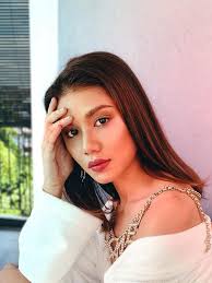 Pelakon mimi lana mengakui masih berkawan baik dengan bekas kekasihnya, syafiq kyle walaupun hubungan cinta mereka sudah putus sejak sebulan lalu. 4 Fakta Mimi Lana Artis Malaysia Yang Dikecam Karena Foto Seksi Showbiz Liputan6 Com