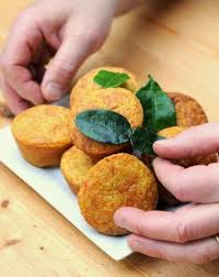 Muffins Au Manioc Et Pate De Curry Recette Sans Gluten Et Sans Lait Recette Manioc Recette Recettes Sans Gluten Farine De Manioc