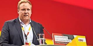 Der chef der jungen union (ju), tilman kuban, hat die grünen aufgefordert, vor einer möglichen koalition mit der union auf bundesebene ihr verhältnis zum rechtsstaat zu klären. Ein Niedersachse Will Ju Chef Werden