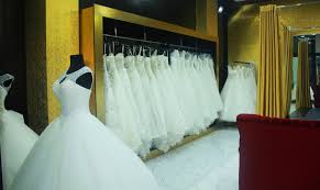 Салон свадебной и вечерней моды на втором этаже в наличии также аксессуары, бижутерия и все для свадеб! Manizhabonu Svadebnyj Salon Dushanbe