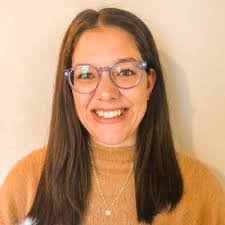 Bridget Schilling's Instagram, Twitter & Facebook