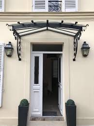 Marquise Et Garde Corps En Fer Forge De Style Ancien Ou Moderne Nos Marquises En Fer Forge Porche Entree Maison Porte Entree Maison Idee Entree Maison