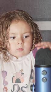 She did that intro like a PRO 😳🔥