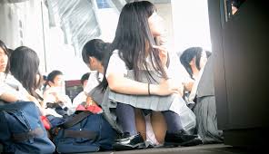 修〇旅行？集合して体育座りパンチラ : パンツ大好きブログ