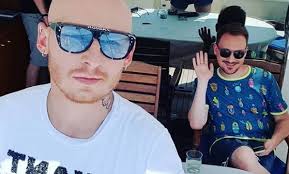 Przed telewizorem nadawany jest od 2014 roku. Jacek I Mariusz Z Gogglebox Przed Telewizorem Rozstali Sie Co Dalej Z Ich Udzialem W Programie Szolbiznes Rmf Maxxx