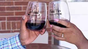 Menggunakan kata sindiran adalah alternatif berkomunikasi untuk tidak menyakiti hati mereka menggunakan kata kata yang samar untuk menyampaikan sesuatu kepada seseorang. 25 Kata Kata Nembak Wanita Lewat Wa Yang Romantis 2021 Poskata