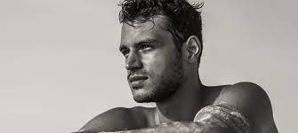 Sea Salt Spray Is The Shortcut To The Hairstyle You Want Https Www Fashionbeans Com Article Best Sea Salt Sea Salt Spray For Hair Salt Spray Sea Salt Spray