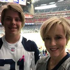 Mariana Bates (@Mariana04793003)