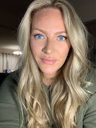 Laverne Farley's Instagram, Twitter & Facebook