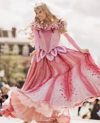 Pin By Alyvia Ferrel On Disney Face Characters Disney Dresses Disney Princess Aurora Disneyland Princess
