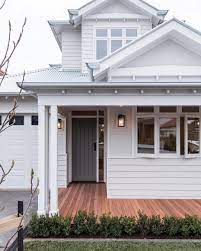 Beaches Building On Instagram A Perfect Australian Take On The Hamptons Style Via Scopebuildingsolutio Facade House Weatherboard House Exterior House Colors