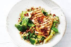 59.3g carbs 42.2g fat 59.7g protein. 800 Calorie Daily Meal Plan