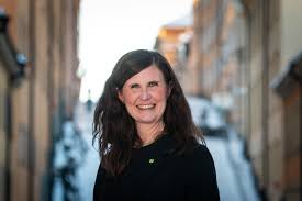Partisekreterare märta stenevi väljs till nytt språkrör för miljöpartiet efter isabella lövin som avgår. Marta Stenevi Ny Jamstalldhets Och Bostadsminister