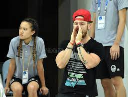 Az úszóedző beszélt tanítványairól, fontos neki, mik a céljaik, mi hátráltatja őket, a lelki problémákra is odafigyel. Shane Tusup Trainer Und Ehemann Von Katinka Hosszu Redaktionelles Stockfoto Bild Von Meister Hitze 80774083