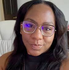 Who is a good seamstress in Port St. Lucie?