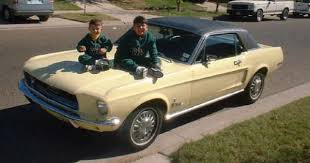 Black And Yellow Mustang Looks Like My Brother S 1968 Ford Mustang In Banana Yellow W Black Top Yellow Mustang Ford Mustang Mustang