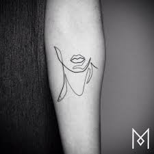 Minimal Woman Maximum Impact One Line Art Of Mo Ganji Tattoo Tattoos Line Tattoos Single Line Tattoo